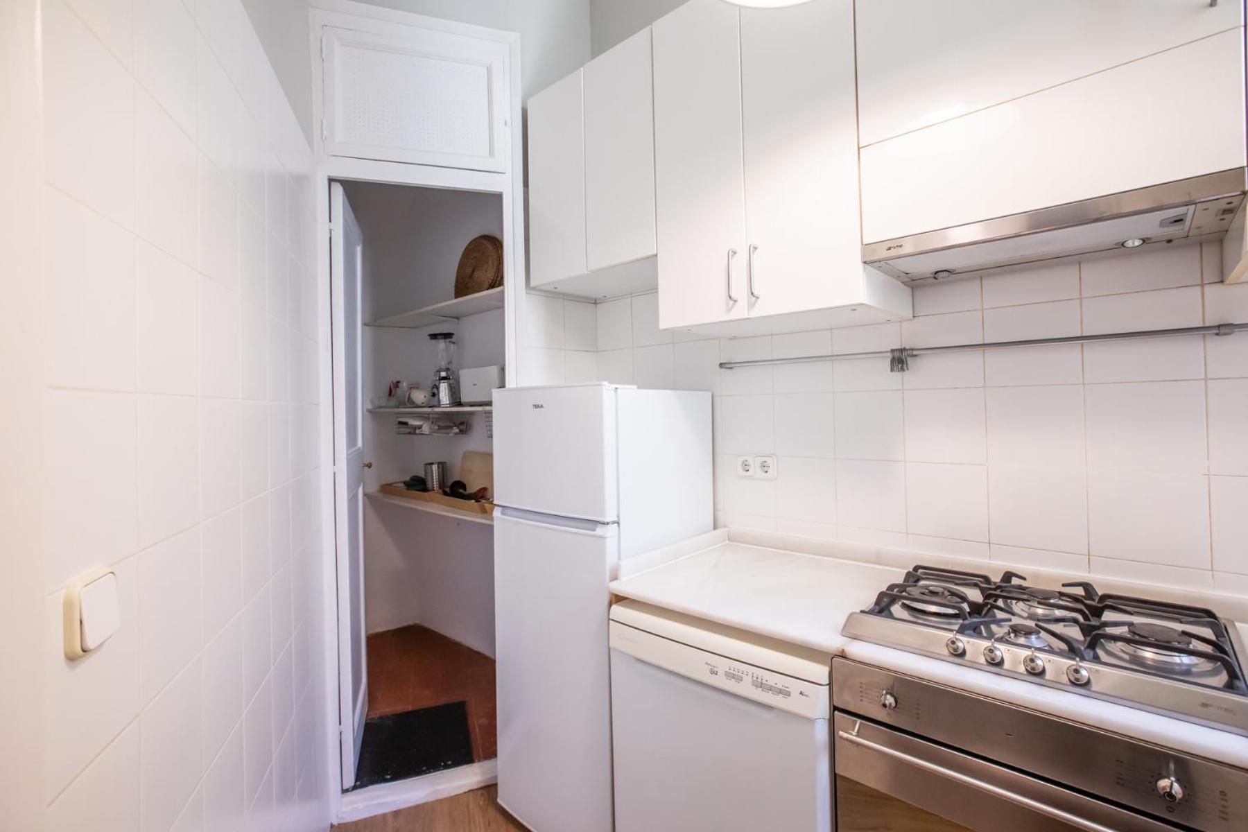 22dia1087- New 2br Flat In The Center! Apartment *