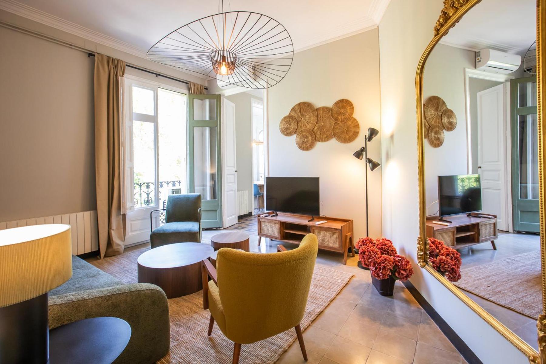 22dia1087- New 2br Flat In The Center! *